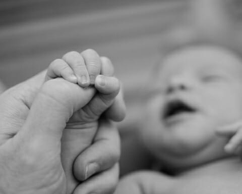 Does Skin-to-Skin Contact with the Father have Positive Effects on the Baby?